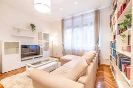 Zagreb, Šalata, newly adapted one-bedroom apartment 45 m2 with garage