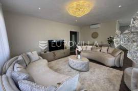 Istria, Rovinj, New Built, Luxury 2nd floor 4 Bedroom Apartment 130m² on 2nd Floor - short rent