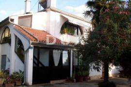 ISTRIA, SAVUDRIJA - Two houses with garages + building plot - 200 m FROM THE SEA!!