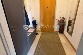 Rijeka, Vezica, four-bedroom apartment 91m2 with the sea view