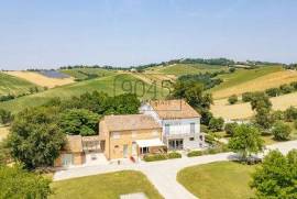 Charming country house with 4 apartments and panoramic views in Belvedere Ostrense - Marche