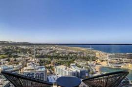 Skyhigh Luxury Apartment with Panoramic Views