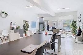 Loja / Estabelecimento Comercial em Porto de Mós - São João Baptista e São Pedro de 80,00 m²