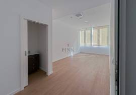 Plaza Madeira – Modern Office for Sale or Lease
