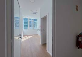 Plaza Madeira – Modern Office for Sale or Lease