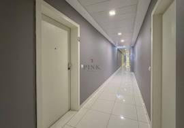 Plaza Madeira – Modern Office for Sale or Lease