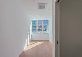 Plaza Madeira – Modern Office for Sale or Lease