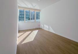 Plaza Madeira – Modern Office for Sale or Lease