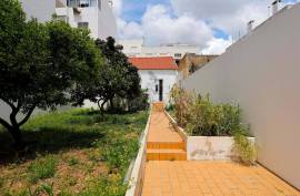 Renovated 3 Bedroom Villa located in the city center of Portimão