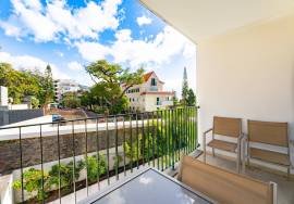 2 bedroom apartment with pool | Leasehold | Funchal City Centre