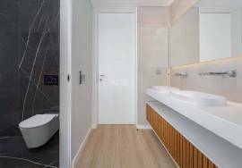 Leasehold | 2 Bedroom Apartment | Swimming Pool | Center | Funchal View | Madeira Island |