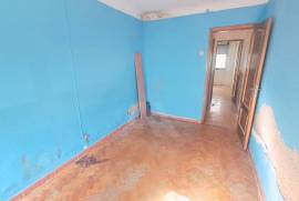 Apartamento T2 em Benfica com Excelente Luminosidade Natural