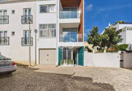 Newly built contemporary townhouse in Luz.