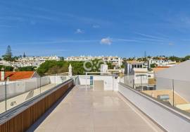 Newly built contemporary townhouse in Luz. Newly built contemporary townhouse in Luz.