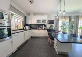 Detached 5 bedroom villa with pool and sauna - Fernão Ferro