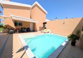 Detached 5 bedroom villa with pool and sauna - Fernão Ferro