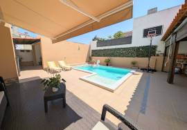 Detached 5 bedroom villa with pool and sauna - Fernão Ferro