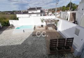 Charming Countryside Estate with Pool and 7562,60 m² of Land in Cadaval — A Peaceful Retreat with Great Potential in the Heart of Portugal’s Oeste Region Charming Countryside Estate with Pool and 7562,60 m² of Land in Cadaval — A Peaceful Retreat with Great Potential in the Heart of Portugal’s Oeste Region