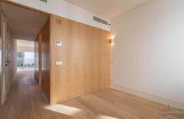 Lisbon - Principe Real and Liberdade magnificent T1 completely renovated with 22m2 of terraces