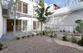 Lisbon - Principe Real and Liberdade magnificent T1 completely renovated with 22m2 of terraces