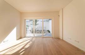 Lisbon - Principe Real and Liberdade magnificent T1 completely renovated with 22m2 of terraces