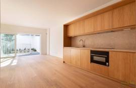 Lisbon - Principe Real and Liberdade magnificent T1 completely renovated with 22m2 of terraces