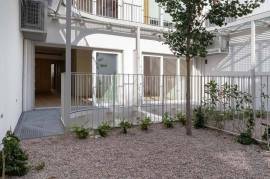 Lisbon - Principe Real and Liberdade magnificent T1 completely renovated with 22m2 of terraces