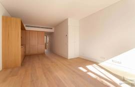 Lisbon - Principe Real and Liberdade magnificent T1 completely renovated with 22m2 of terraces