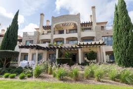 Luxury 2-Bedroom Ground Floor Apartment with Terrace and Premium Finishes Luxury 2-Bedroom Ground Floor Apartment with Terrace and Premium Finishes