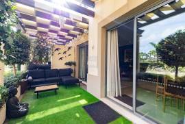 Luxury 2-Bedroom Ground Floor Apartment with Terrace and Premium Finishes Luxury 2-Bedroom Ground Floor Apartment with Terrace and Premium Finishes