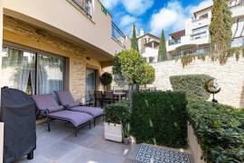 Luxury 2-Bedroom Ground Floor Apartment with Terrace and Premium Finishes Luxury 2-Bedroom Ground Floor Apartment with Terrace and Premium Finishes