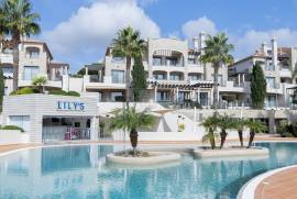 Luxury 2-Bedroom Ground Floor Apartment with Terrace and Premium Finishes Luxury 2-Bedroom Ground Floor Apartment with Terrace and Premium Finishes