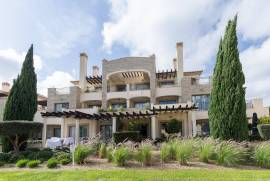 Luxury 2-Bedroom Ground Floor Apartment with Terrace and Premium Finishes Luxury 2-Bedroom Ground Floor Apartment with Terrace and Premium Finishes