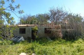 House to rebuild near IKEA and Algarve Stadium -Faro