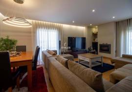 4 Bedroom Triplex Apartment, Qtª do Bosque, Viseu