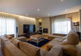 4 Bedroom Triplex Apartment, Qtª do Bosque, Viseu