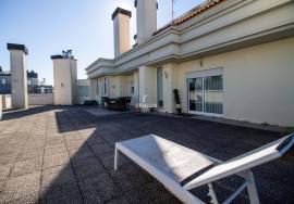 4 Bedroom Triplex Apartment, Qtª do Bosque, Viseu