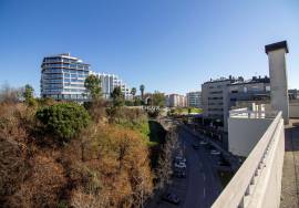 4 Bedroom Triplex Apartment, Qtª do Bosque, Viseu