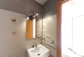 Your new home in Bormujos awaits you! Duplex with terrace, garage and storage room. Ideal for young couples.