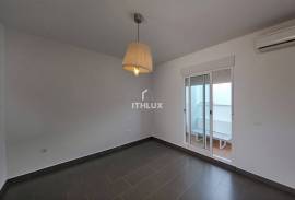 Your new home in Bormujos awaits you! Duplex with terrace, garage and storage room. Ideal for young couples.