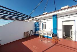 Your new home in Bormujos awaits you! Duplex with terrace, garage and storage room. Ideal for young couples.