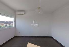 Your new home in Bormujos awaits you! Duplex with terrace, garage and storage room. Ideal for young couples.