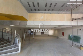 Building, Lease, 745m2, 3 floors, 6 bathrooms, 10 parking spaces, Petrópolis, Poa/ RS