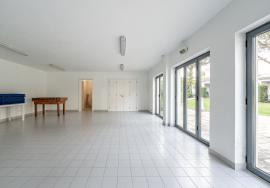 Furnished 4 bedroom villa in a private condominium with swimming pool