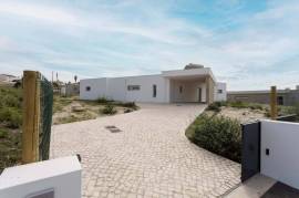 New 3-Bed Villa with Pool in Caldas da Rainha | Silver Coast Portugal New 3-Bed Villa with Pool in Caldas da Rainha | Silver Coast Portugal