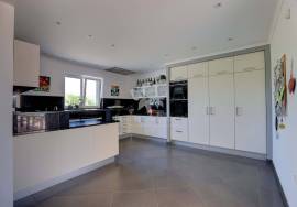 Distinctive 3 or 4  bedroom villa with pool, potential guest suite & amazing grounds.