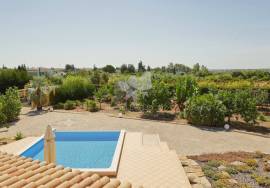 Distinctive 3 or 4  bedroom villa with pool, potential guest suite & amazing grounds.