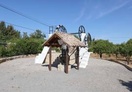 Distinctive 3 or 4  bedroom villa with pool, potential guest suite & amazing grounds.