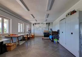 Distinctive 3 or 4  bedroom villa with pool, potential guest suite & amazing grounds.