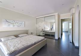 Distinctive 3 or 4  bedroom villa with pool, potential guest suite & amazing grounds.